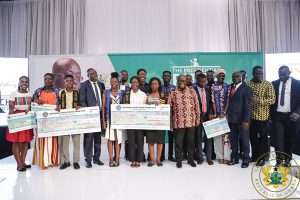 Akufo-Addo presents seed capital to 10 start-up entrepreneurs