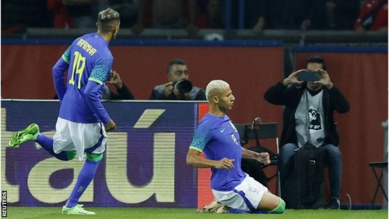 Banana thrown at Richarlison in racist attack