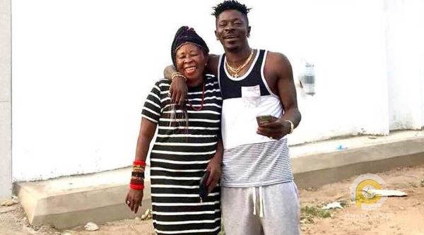 Check your house matter – Shatta Wale blasts Ghanaians over mother’s unpaid rent